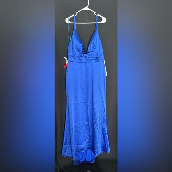 IEENA FOR MAC DUGGAL 26264 NWT Royal Plunging Faux Wrap Sleeveless Evening Gown - Picture 4 of 9